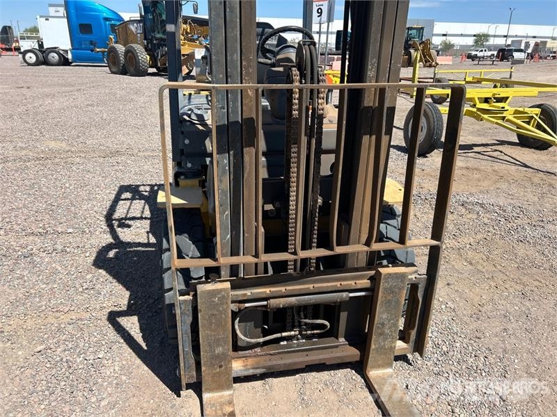Komatsu FG25HT-16 4000 lb Cushion Tire Forklift Gaffeltrucker - Annet