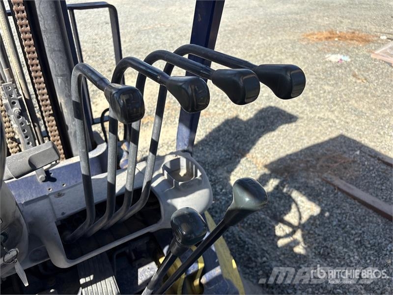 Komatsu FG30C-12 6000 lb Forklift Empilhadores - Outros