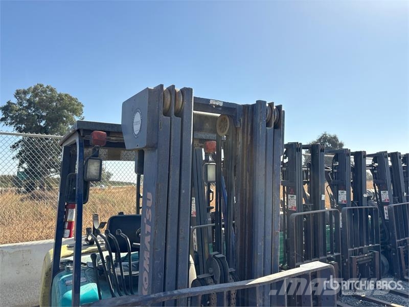 Komatsu FG30C-12 6000 lb Forklift Empilhadores - Outros