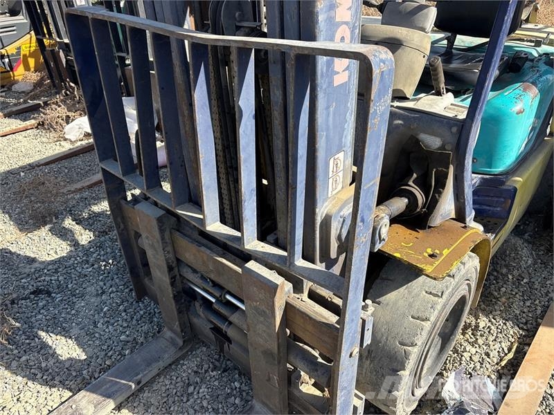 Komatsu FG30C-12 6000 lb Forklift Empilhadores - Outros