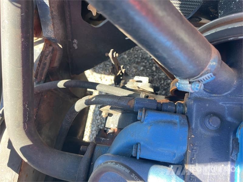 Komatsu FG30G11 3680 lb Cushion Tire Forklift (Inoperable) Autres Chariots élévateurs
