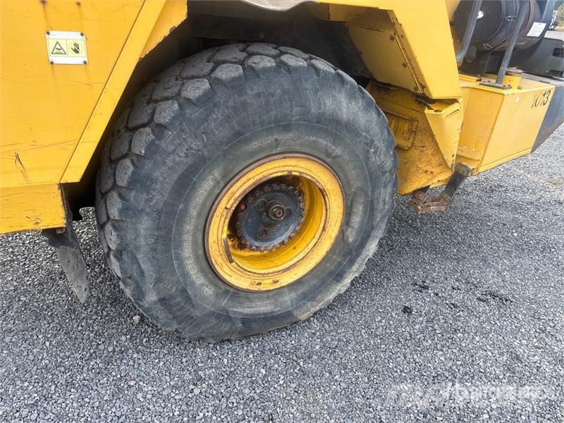 Komatsu HM300-2 Articulated Dump Truck Zglobni damperi