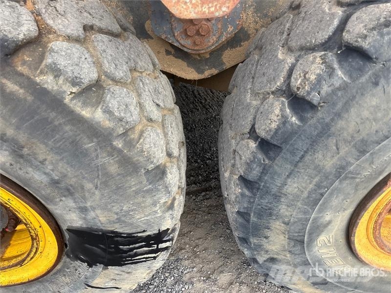 Komatsu HM300-2 Articulated Dump Truck Zglobni damperi