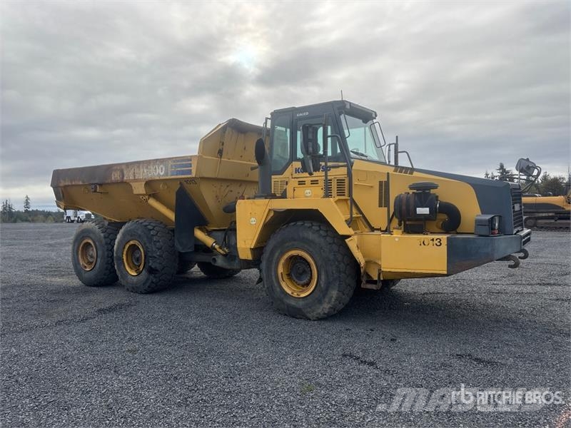 Komatsu HM300-2 Articulated Dump Truck Zglobni damperi