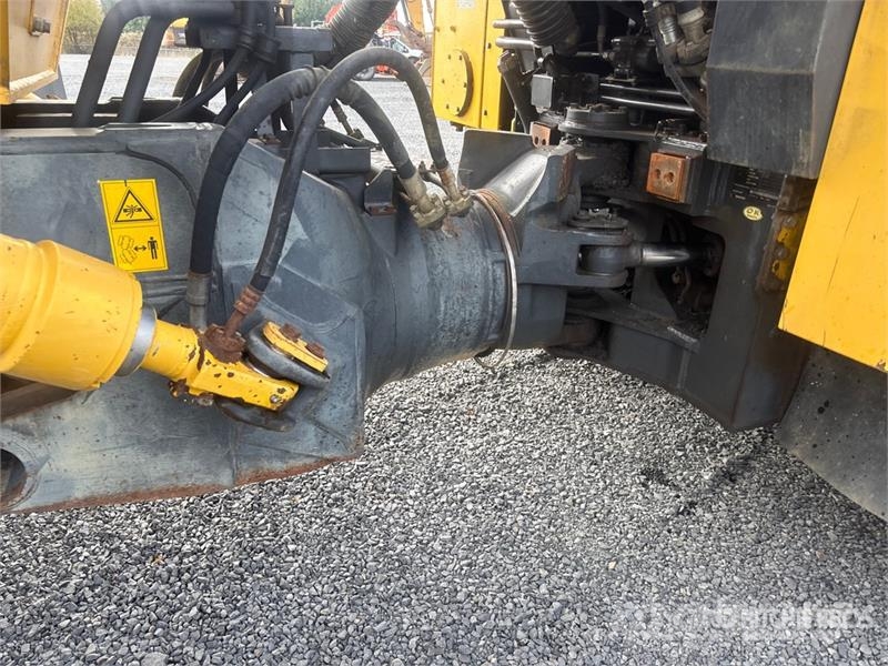 Komatsu HM300-2 Articulated Dump Truck Zglobni damperi