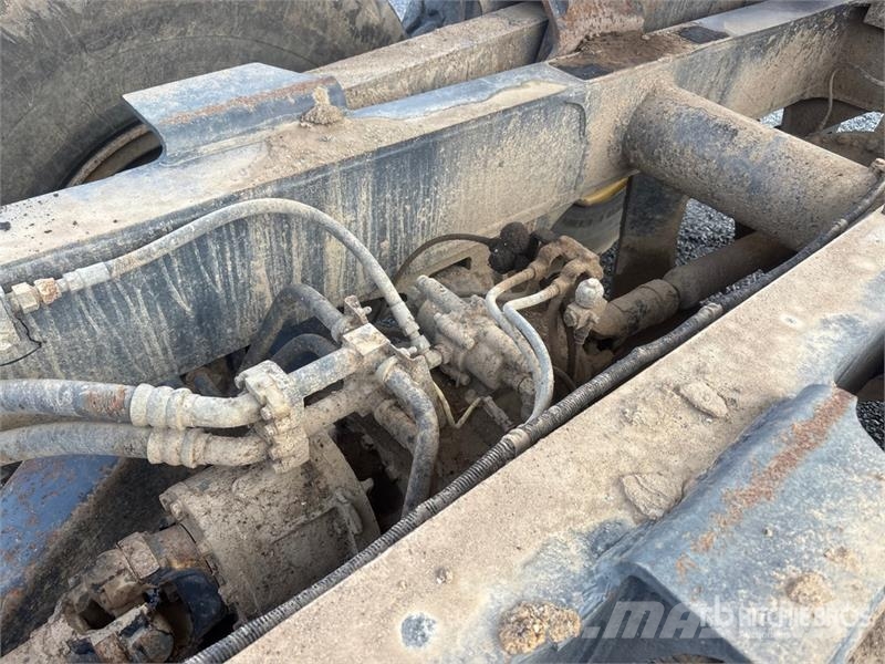 Komatsu HM300-2 Articulated Dump Truck Zglobni damperi