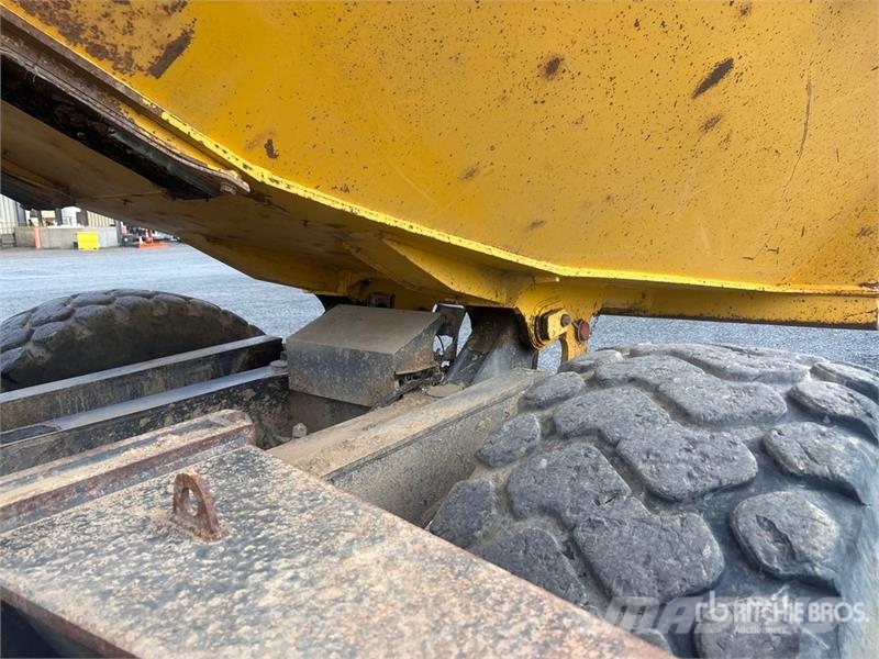 Komatsu HM300-2 Articulated Dump Truck Zglobni damperi