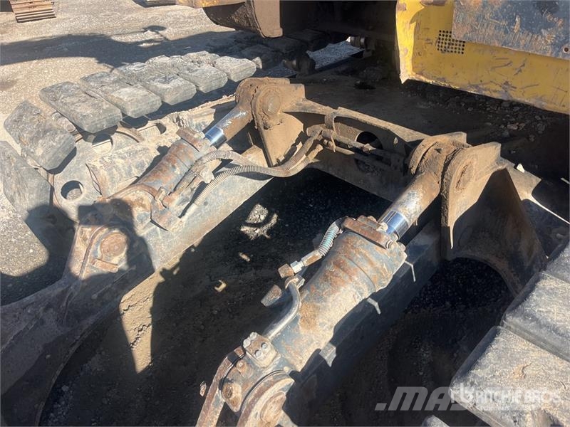 Komatsu PC138LC-10 حفارات زحافة