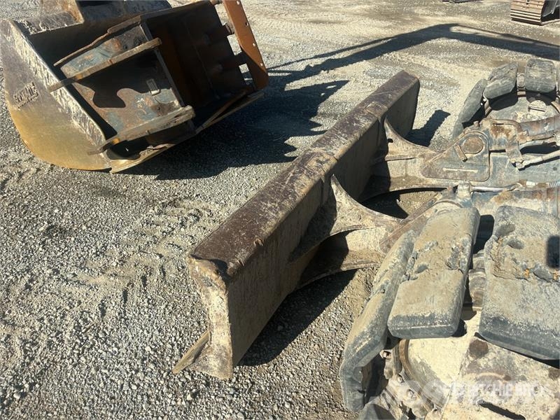 Komatsu PC138LC-10 حفارات زحافة