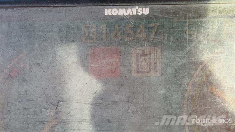 Komatsu PC138LC-10 حفارات زحافة