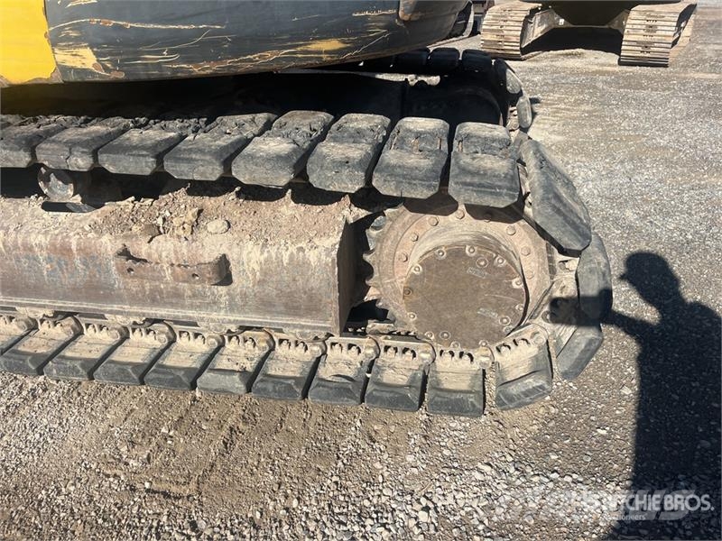 Komatsu PC138LC-10 حفارات زحافة