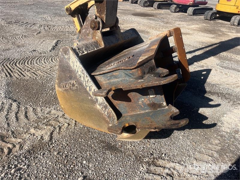 Komatsu PC138LC-10 حفارات زحافة