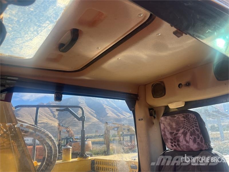Komatsu PC138USLC-10 Tracked Excavator Paletli ekskavatörler