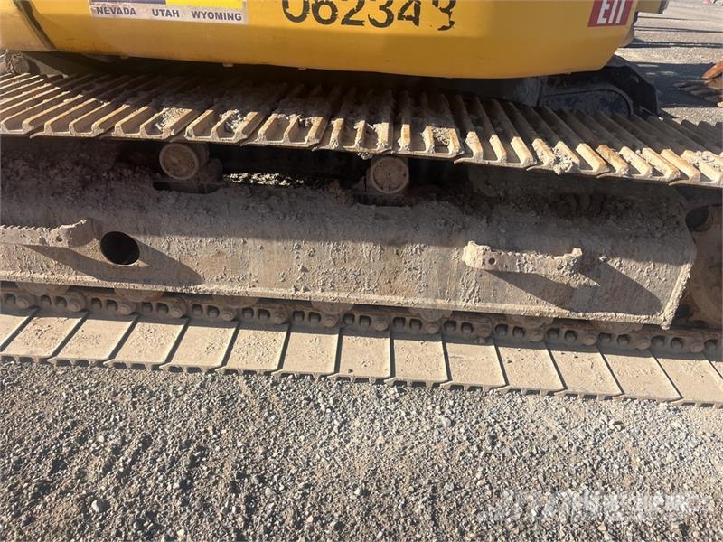 Komatsu PC138USLC-10 Tracked Excavator Paletli ekskavatörler