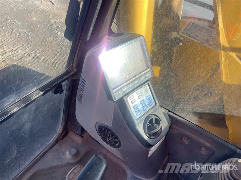 Komatsu PC138USLC-10 Tracked Excavator Paletli ekskavatörler
