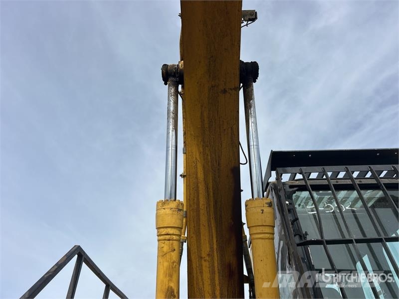 Komatsu PC170LC-10 Tracked Excavator Crawler excavators