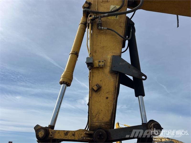 Komatsu PC170LC-10 Tracked Excavator Crawler excavators