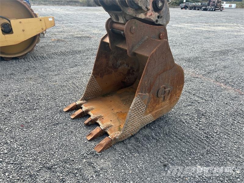 Komatsu PC200-LC-7 Tracked Excavator Pásová rýpadla