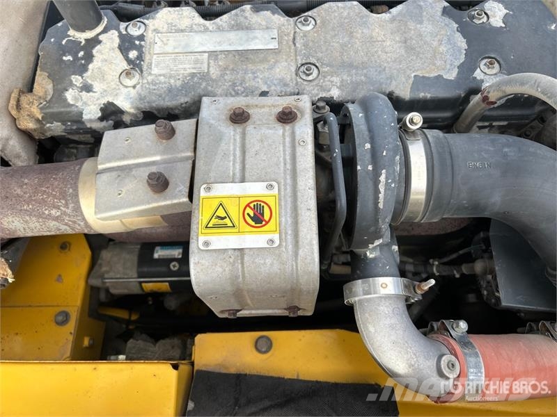 Komatsu PC200LC Tracked Excavator Crawler excavators