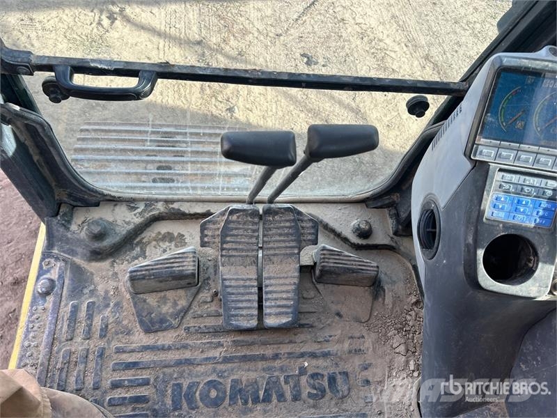Komatsu PC200LC Tracked Excavator Crawler excavators