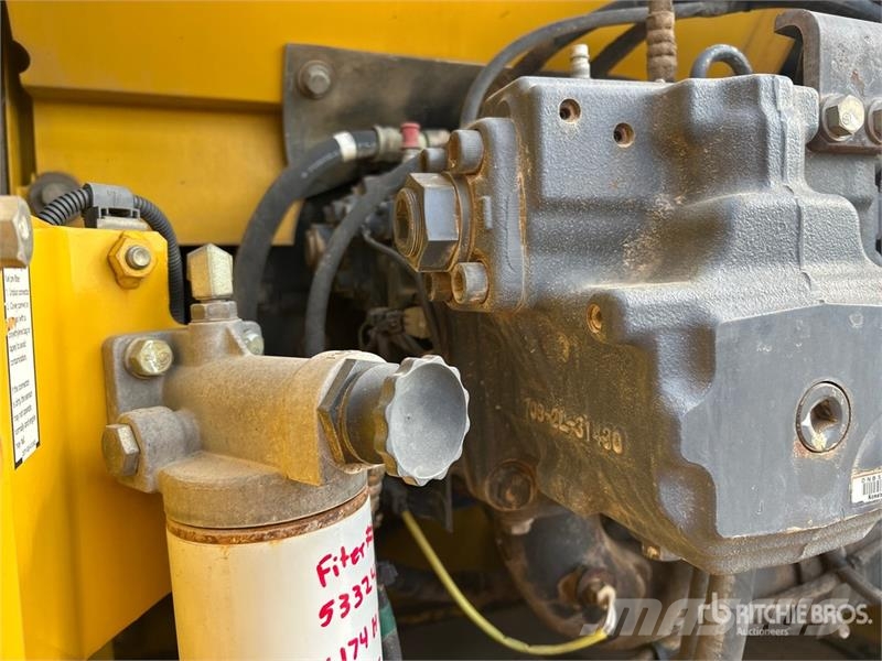 Komatsu PC200LC Tracked Excavator Crawler excavators