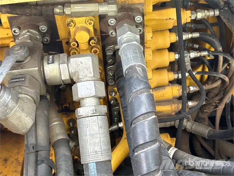 Komatsu PC200LC Tracked Excavator Crawler excavators