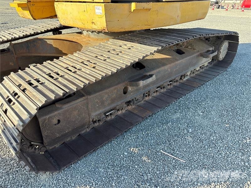 Komatsu PC228USLC-8 Tracked Excavator Lánctalpas kotrók