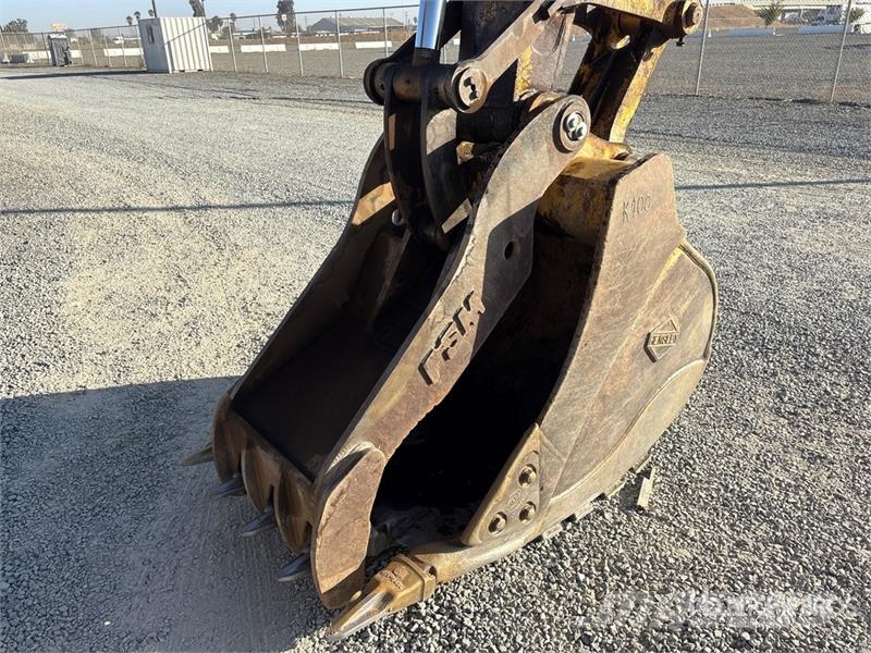Komatsu PC228USLC-8 Tracked Excavator Lánctalpas kotrók