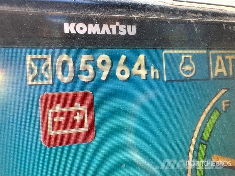 Komatsu PC228USLC-8 Tracked Excavator Lánctalpas kotrók