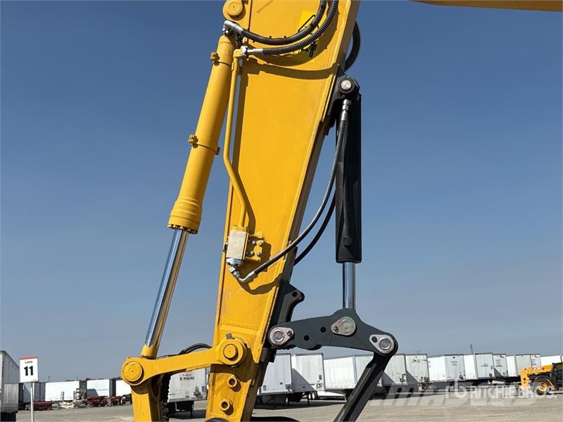 Komatsu PC240-LC-11 Tracked Excavator Bagri goseničarji