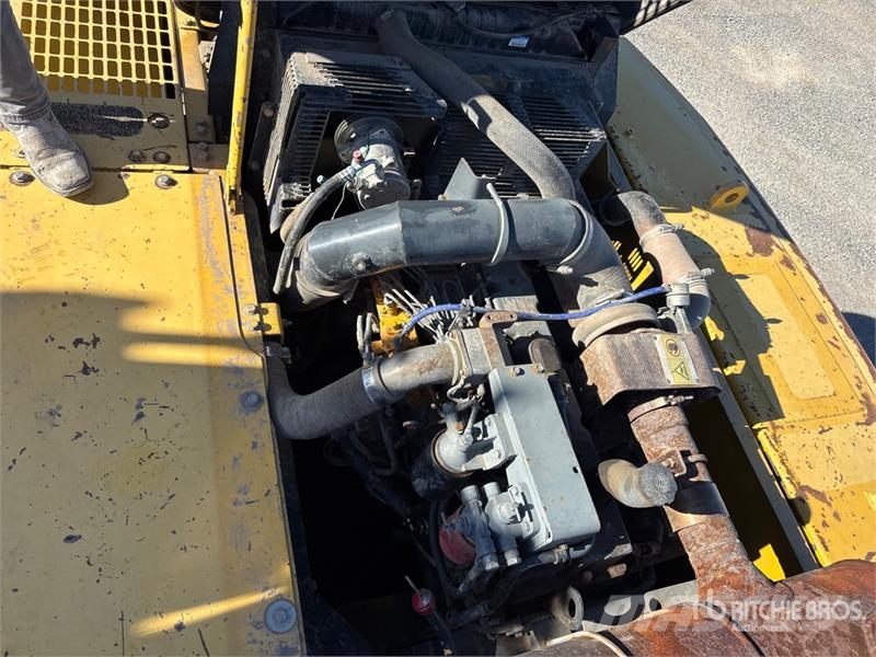 Komatsu PC300LC Tracked Excavator Paletli ekskavatörler