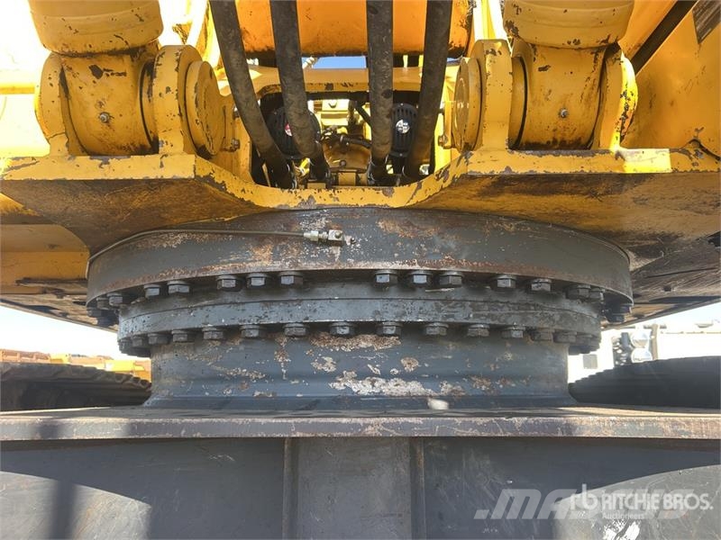 Komatsu PC490 LC-10 Tracked Excavator Crawler excavators