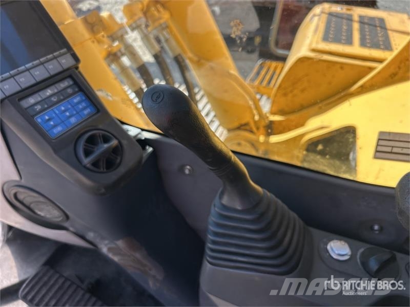 Komatsu PC490 LC-10 Tracked Excavator Crawler excavators
