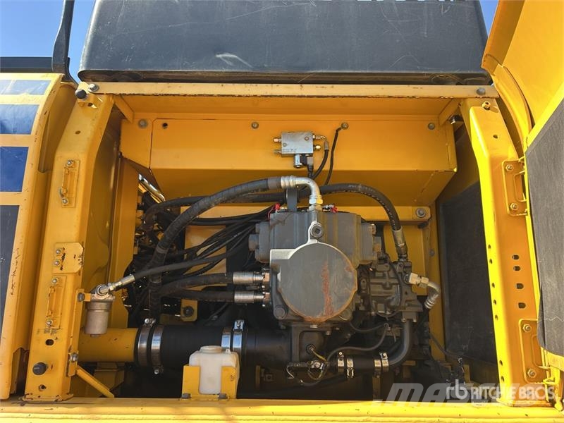 Komatsu PC490 LC-10 Tracked Excavator Crawler excavators