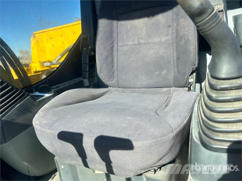 Komatsu PC60-8 Tracked Excavator Escavadeiras de esteiras