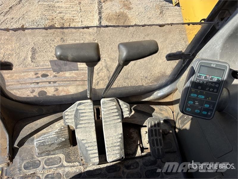 Komatsu PC750LC-6 Tracked Excavator Lánctalpas kotrók