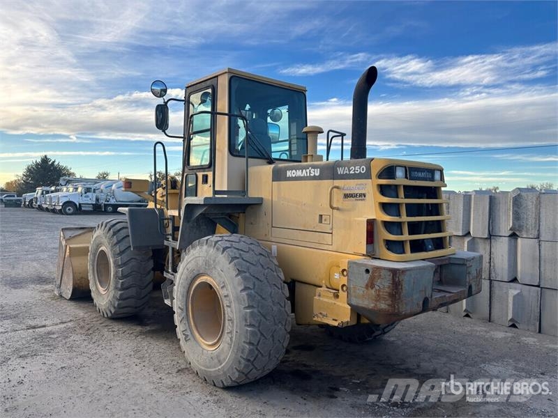 Komatsu WA250-3 Wheel Loader Chargeuse sur pneus