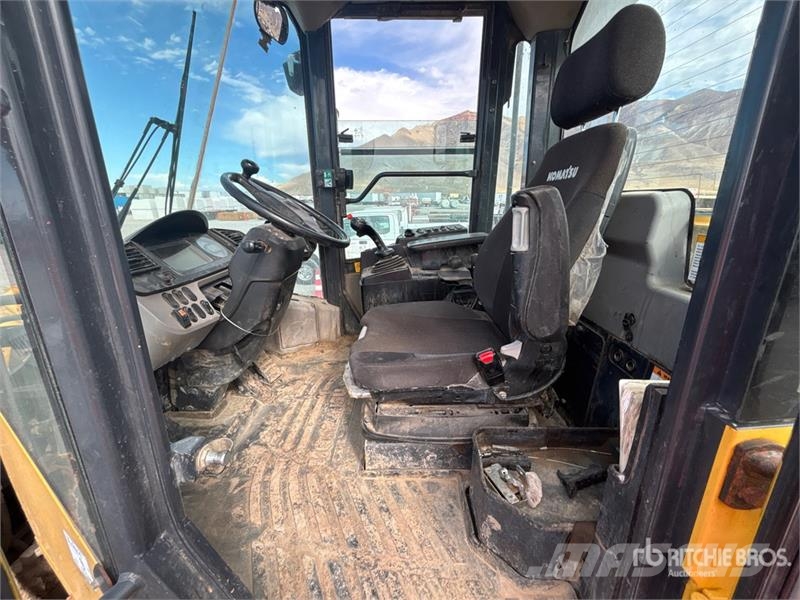 Komatsu WA270-7 Wheel Loader Chargeuse sur pneus