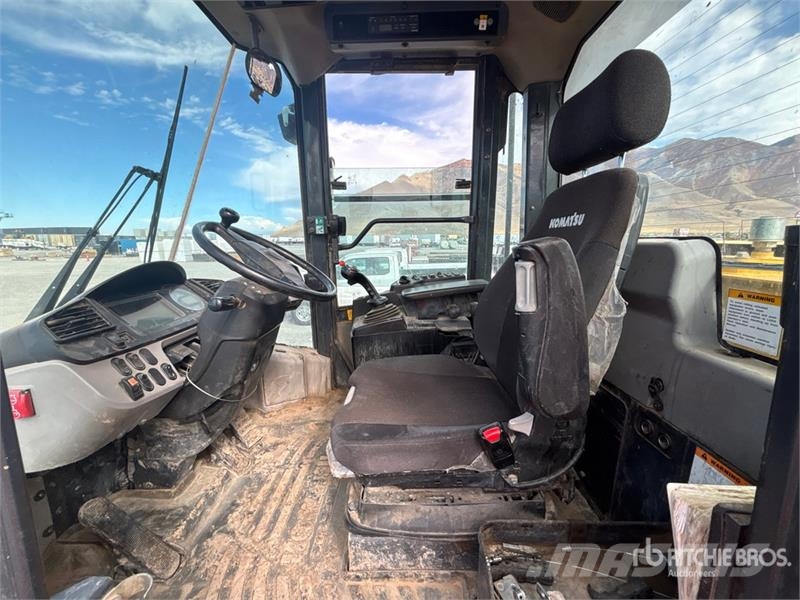 Komatsu WA270-7 Wheel Loader Chargeuse sur pneus