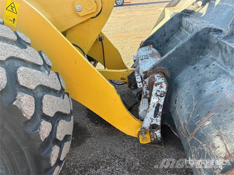 Komatsu WA270-8 Wheel Loader 휠로우더