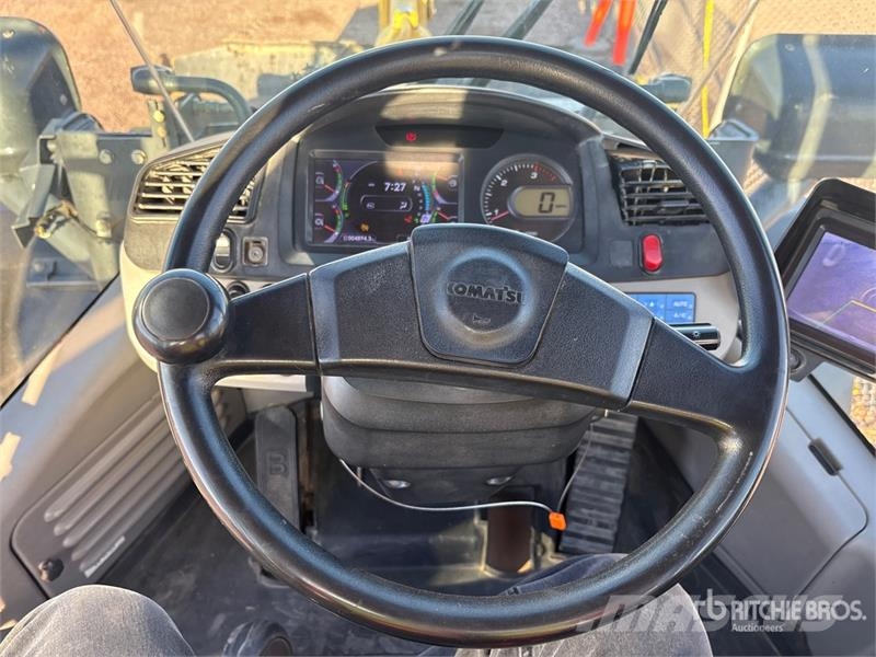 Komatsu WA270-8 Wheel Loader 휠로우더