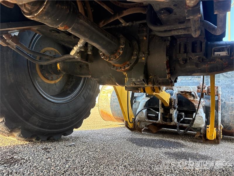 Komatsu WA270-8 Wheel Loader 휠로우더