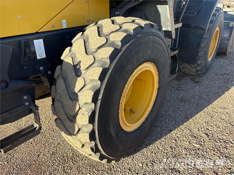 Komatsu WA270-8 Wheel Loader 휠로우더