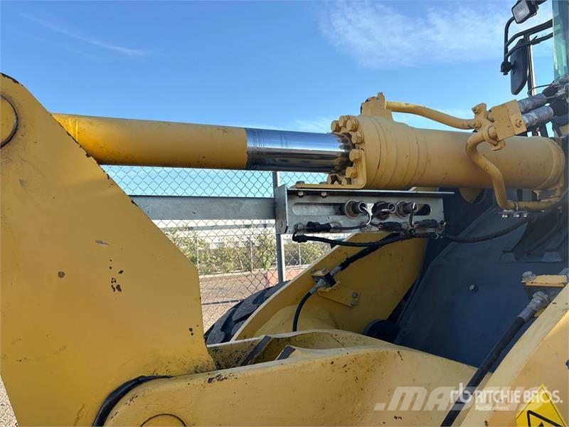 Komatsu WA270-8 Wheel Loader 휠로우더
