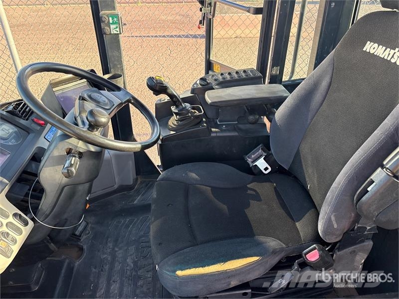 Komatsu WA270-8 Wheel Loader 휠로우더