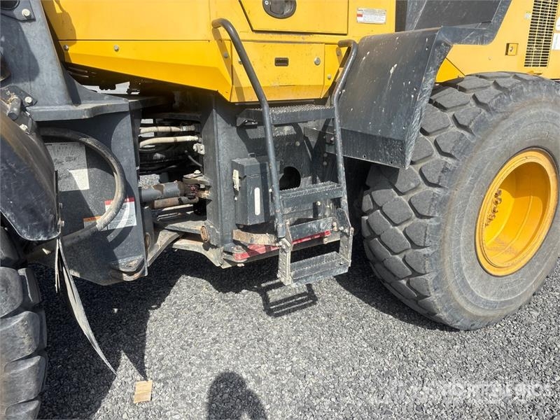 Komatsu WA320-8 Wheel Loader Gumikerekes homlokrakodók