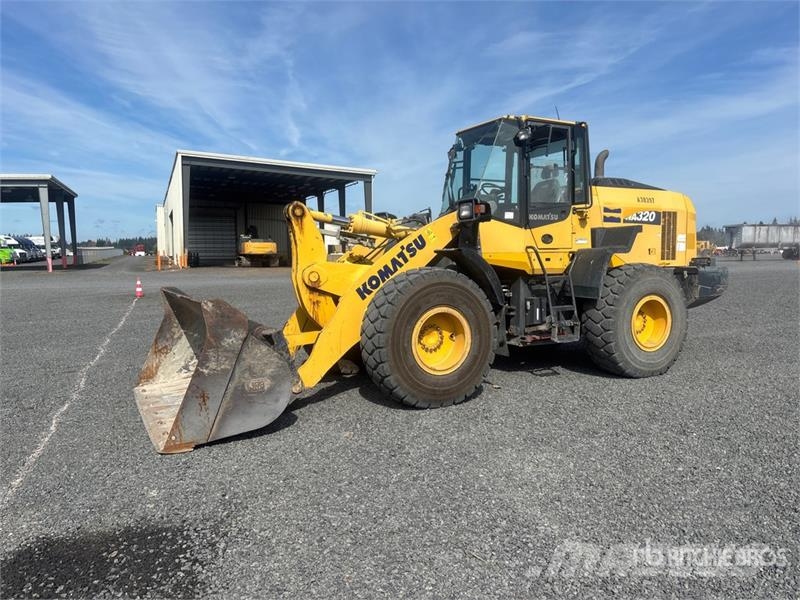 Komatsu WA320-8 Wheel Loader Gumikerekes homlokrakodók