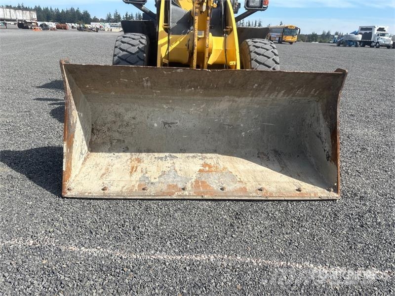 Komatsu WA320-8 Wheel Loader Gumikerekes homlokrakodók