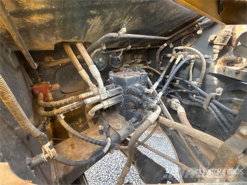 Komatsu WA320-8 Wheel Loader Gumikerekes homlokrakodók
