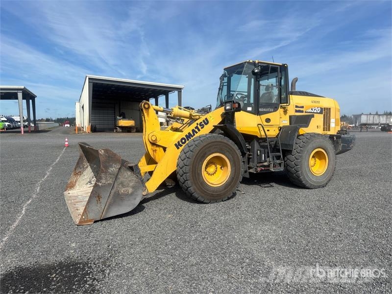 Komatsu WA320-8 Wheel Loader Gumikerekes homlokrakodók
